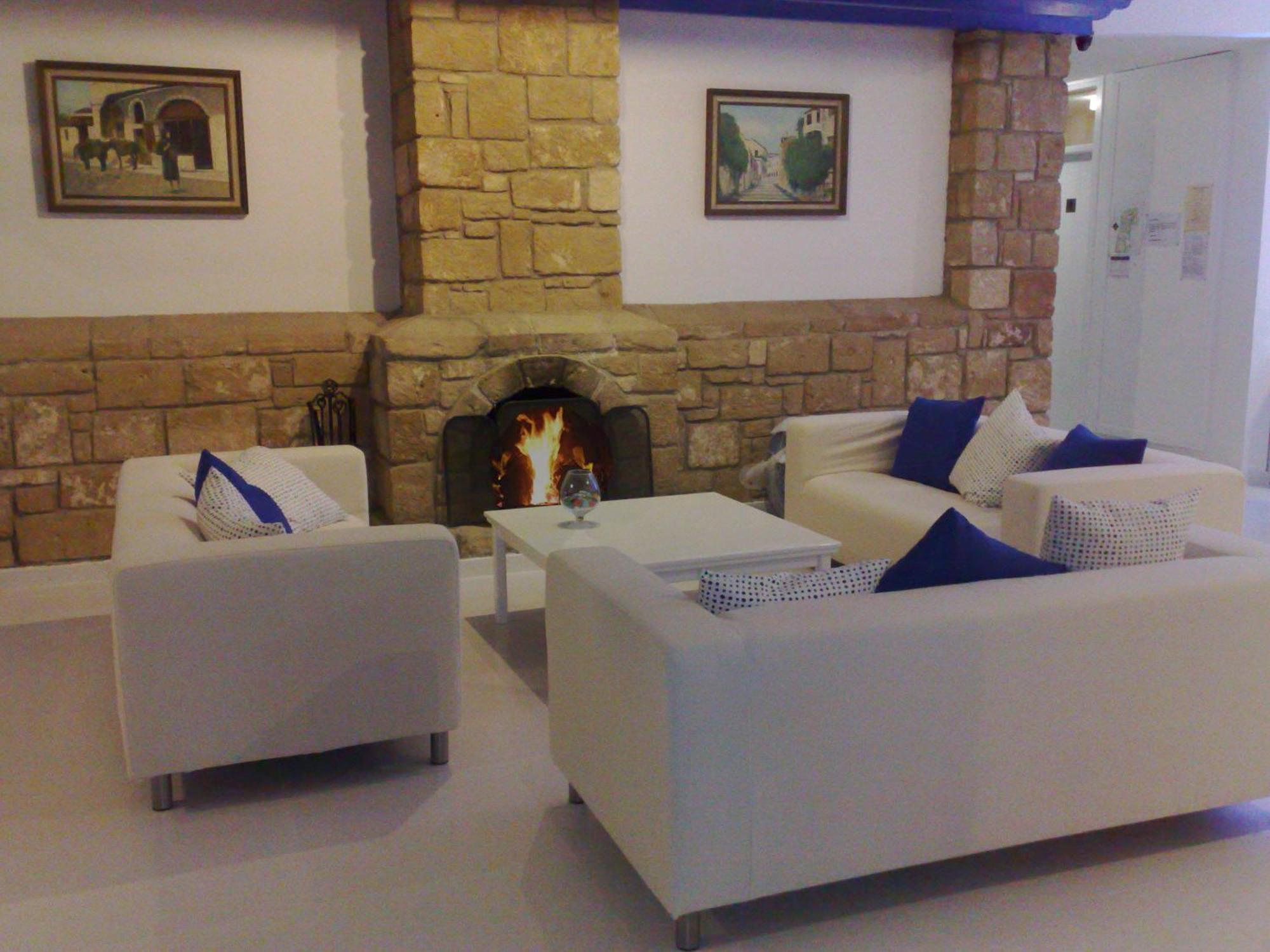 Hilltop Gardens Hotel Apartments Пафос Экстерьер фото