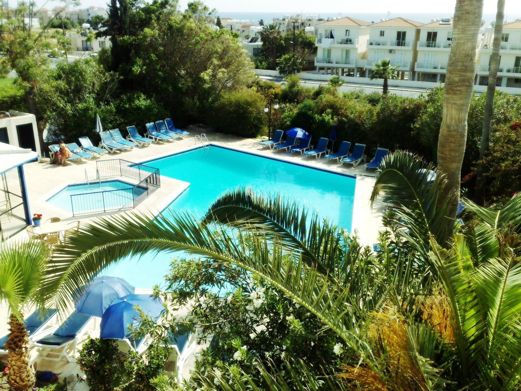 Hilltop Gardens Hotel Apartments Пафос Экстерьер фото