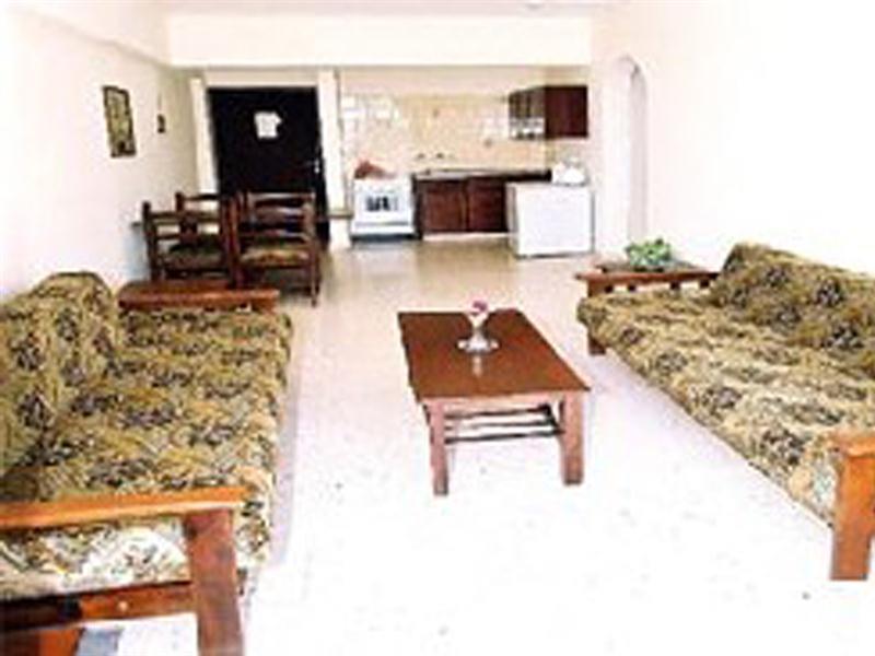 Hilltop Gardens Hotel Apartments Пафос Экстерьер фото