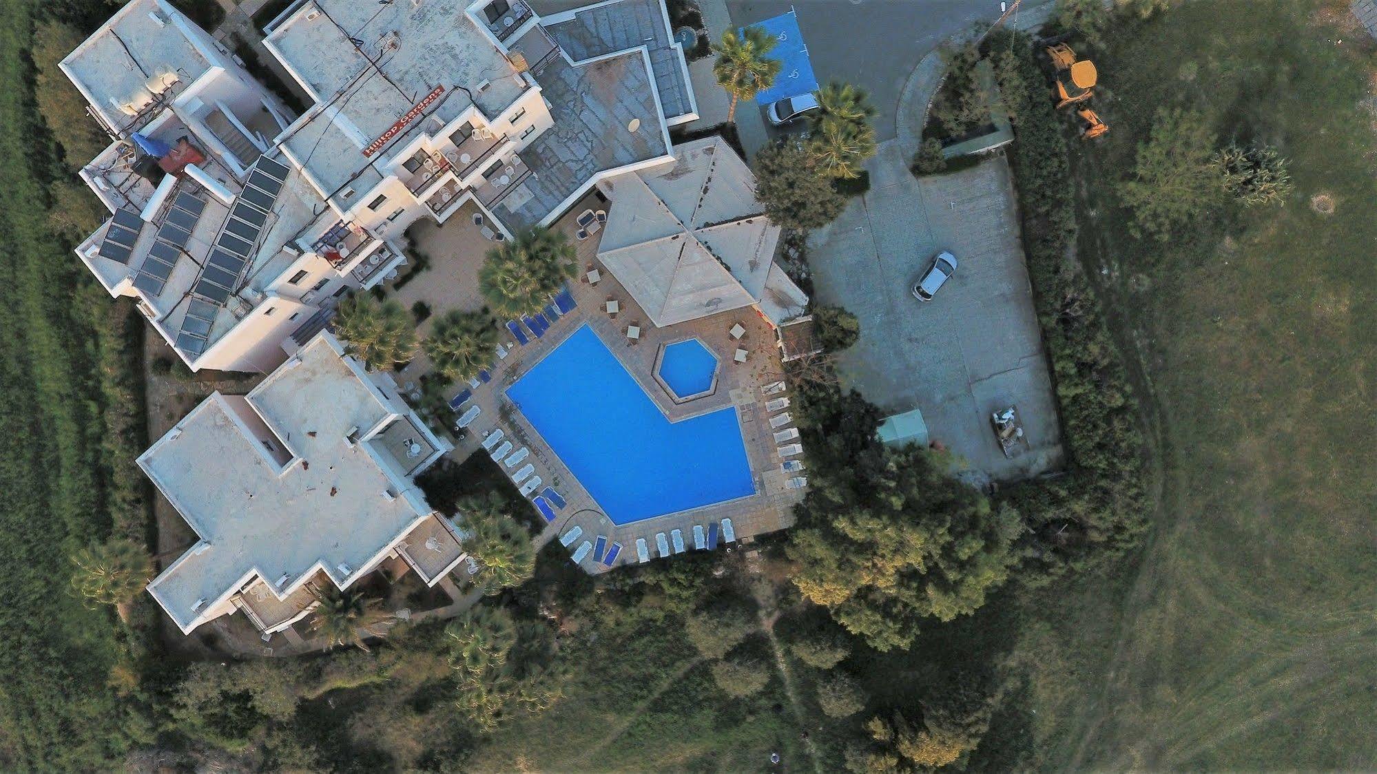 Hilltop Gardens Hotel Apartments Пафос Экстерьер фото