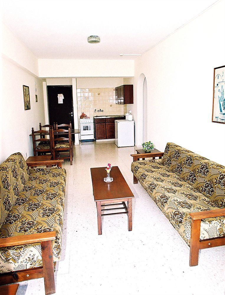 Hilltop Gardens Hotel Apartments Пафос Экстерьер фото