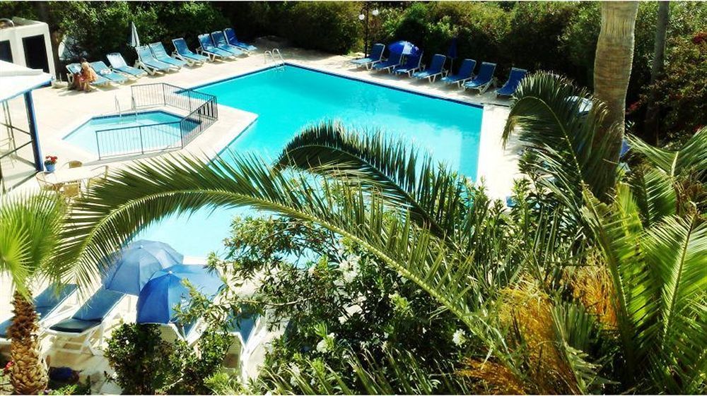 Hilltop Gardens Hotel Apartments Пафос Экстерьер фото